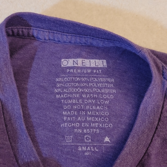 O'Neill | Premium Fit Short Sleeves Small T-Shirt purple & grey Poly Cotton - Picture 7 of 10